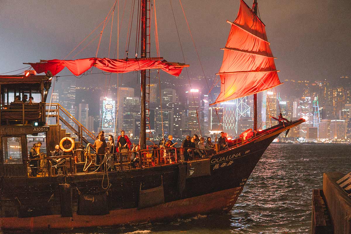 Things to do in Hong Kong - a First Timer's Travel Guide Blog Post