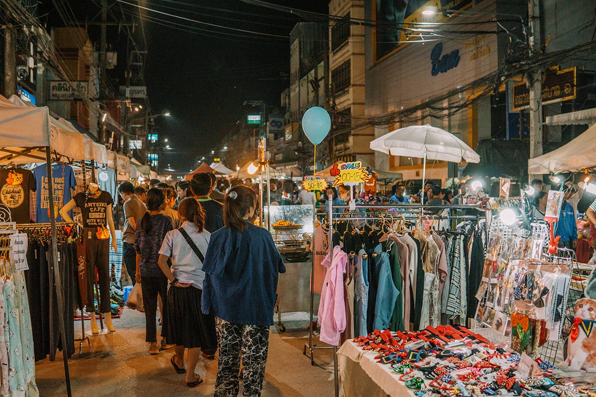 Top things to do chiang rai, Northern Thailand blog post | Saturday Walking market