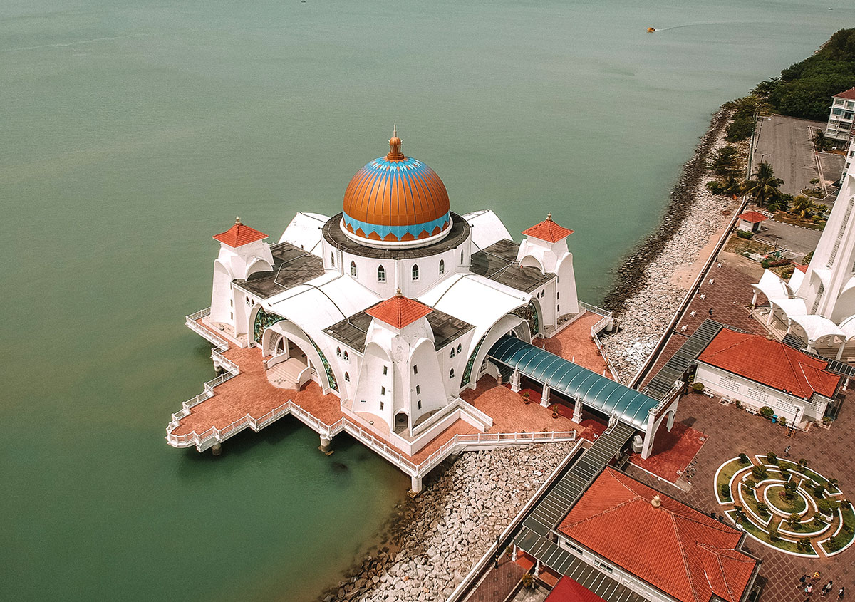 Top things to do in Melaka / Malacca Malaysia | blog post | floating mosque