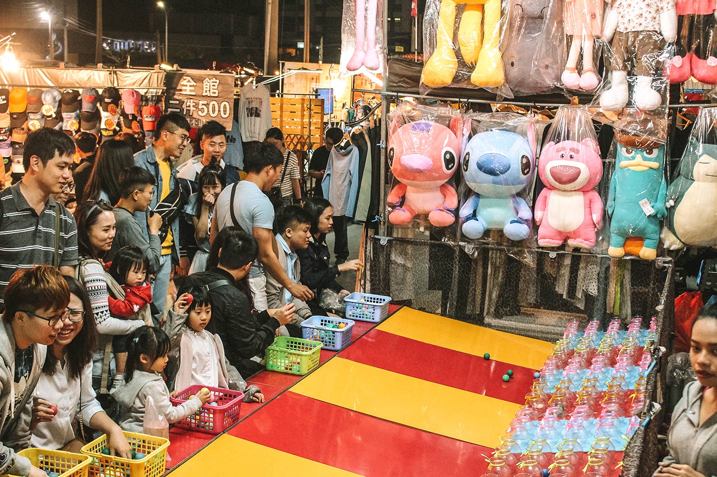 Top things to do in Tainan, Taiwan blog post | Tainan Flower Market (Night Market)