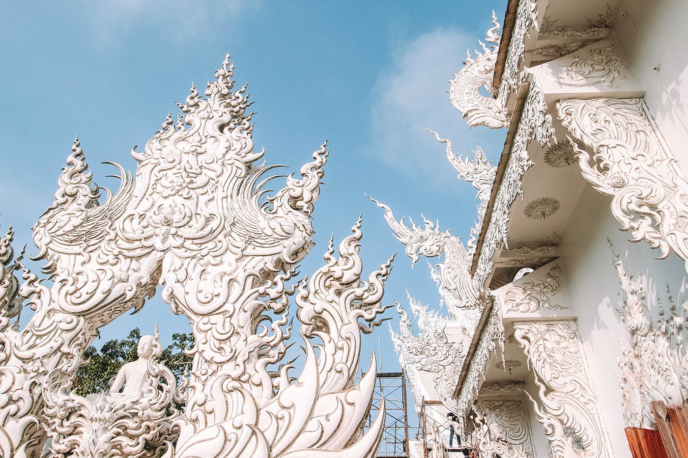 Visiting the White Temple / Wat Rong Khun in Chiang Rai, Thailand blog post