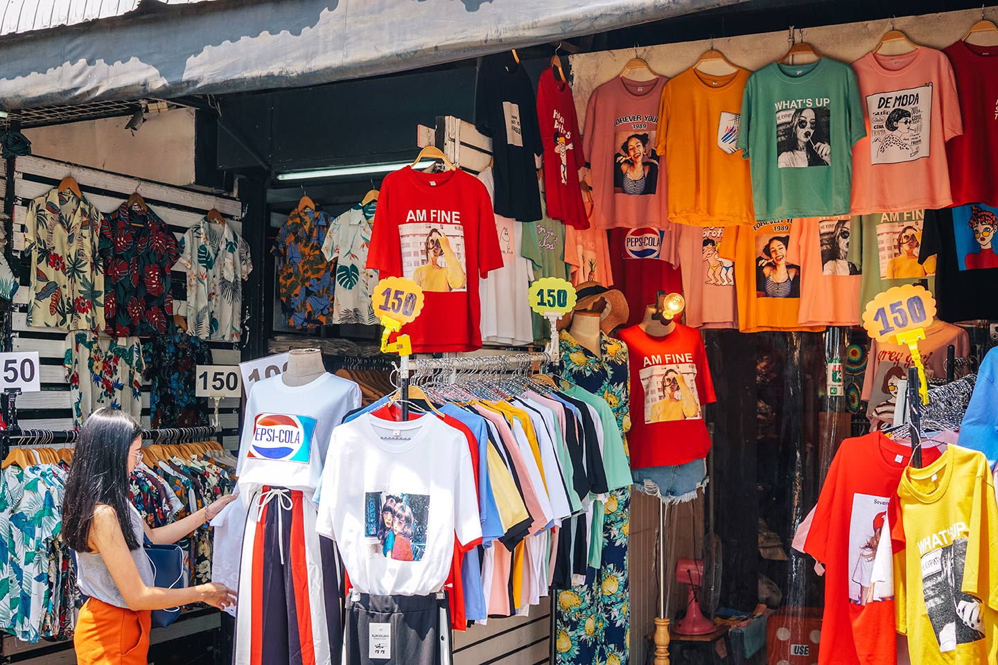 t-shirt stall at Chatuchak Weekend Market in Bangkok - the ultimate guide blog post