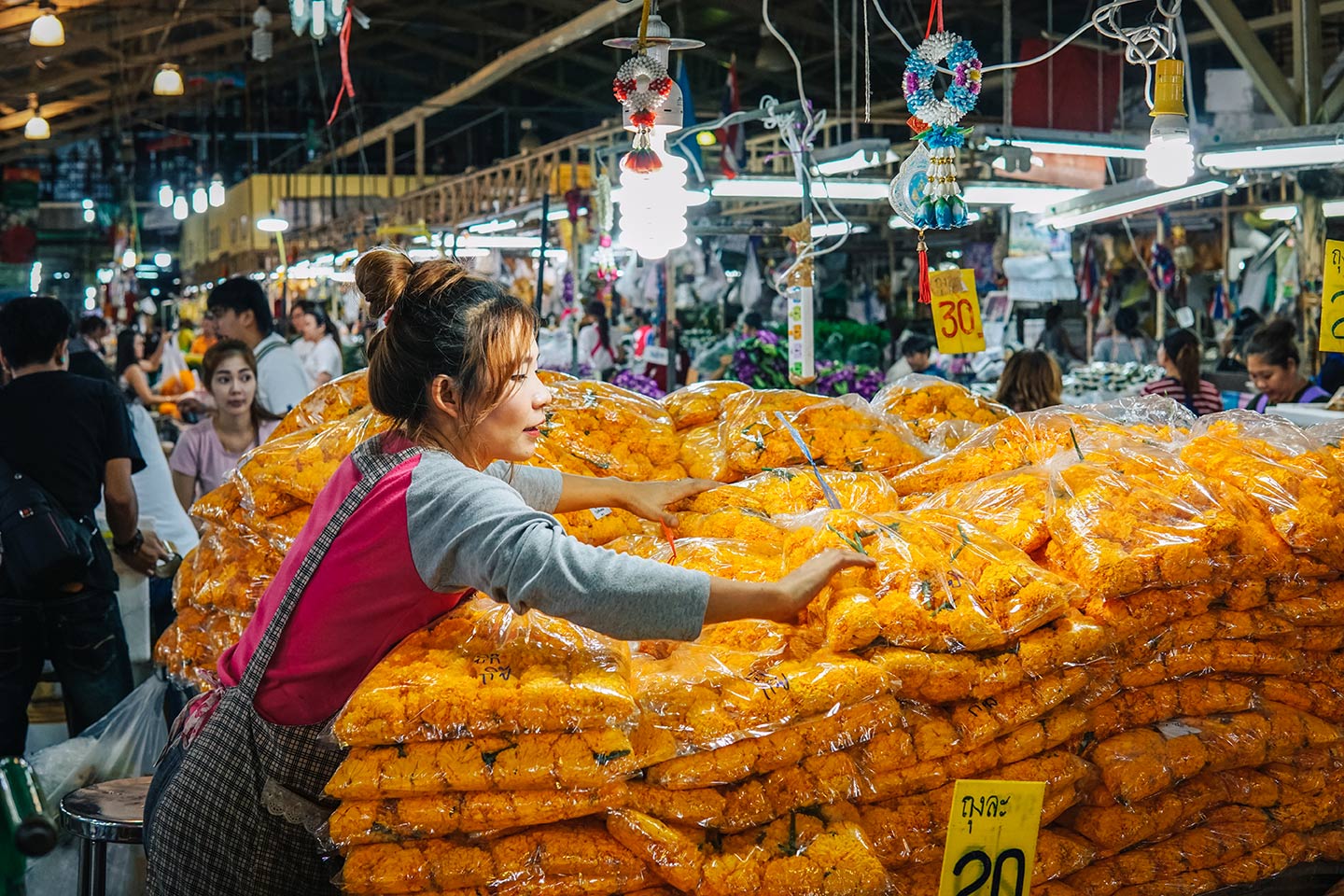 Pak Khlong Talat Flower Market in Bangkok guide