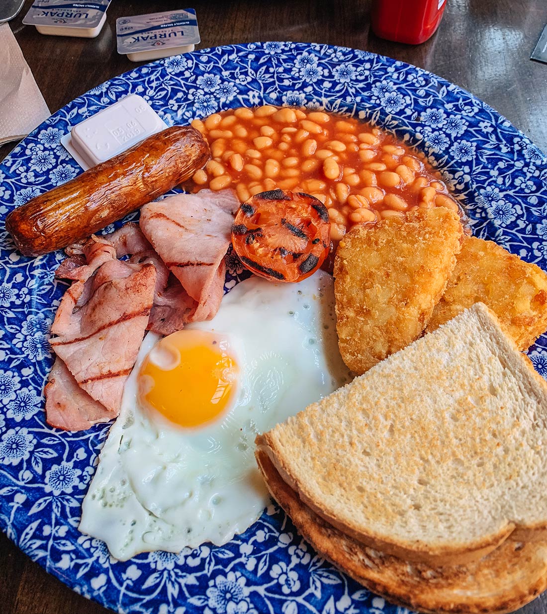 Traditional English breakfast fry up whetherspoons - Best traditional english foods